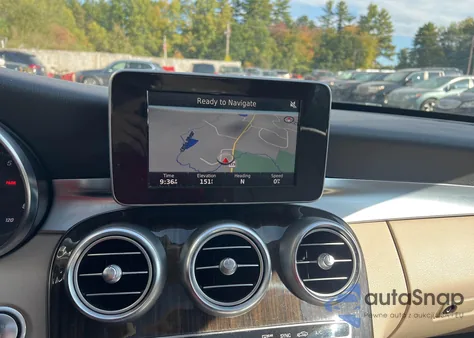 2017 Mercedes-Benz C 300 4Matic из США, поврежденный, VIN 55SWF4KB3HU222509